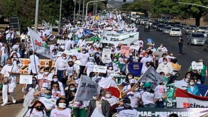 Profissionais de enfermagem realizam ato em Salvador na terça-feira