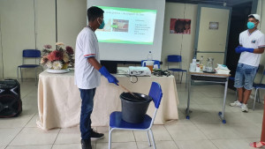 Estudantes de Senhor do Bonfim produzem sabão com óleo de cozinha reutilizado