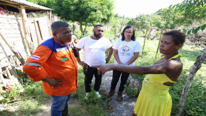 Sedes visita famílias da Costa de Camaçari afetadas pela chuva