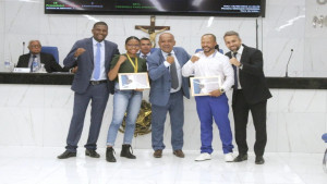 Vereador Niltinho homenageia figuras ilustres do esporte e da cultura em Camaçari