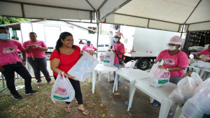 Último dia da entrega da Cesta de Natal na sede é marcado pela tranqüilidade