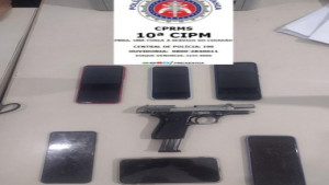 10ª CIPM apreende pistola com criminoso em Candeias