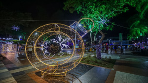 CAMAÇARI: Natal de Luz é oficialmente aberto na Praça Abrantes