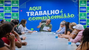 Prefeito Elinaldo atende moradores do Jardim Brasília