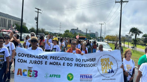 Professores da rede estadual indicam possibilidade de decretar greve