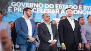 Prefeito Elinaldo participa de anúncio da implantação da BYD em Camaçari