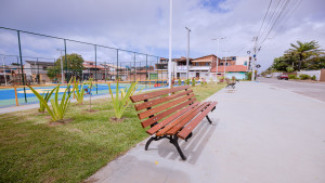 Prefeito Elinaldo entrega Praça da Pocobeira, em Arembepe