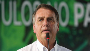 Defesa de Bolsonaro quer adiar depoimento à PF em caso sobre golpe