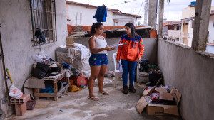 Defesa Civil volta ao Novo Horizonte para alertar moradores sobre deslizamento de terra