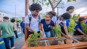 Sedur inova mais uma vez e entrega o primeiro parklet de Camaçari