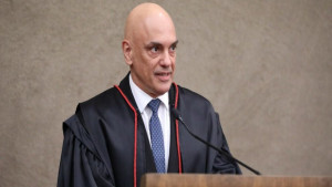 Jornal afirma que Moraes acionou TSE para investigar bolsonaristas; entenda o caso