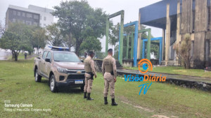 Morador de rua é morto a pauladas em frente ao antigo fórum em Camaçari