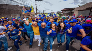 Prefeito de Camaçari, Elinaldo Araujo , emociona-se em despedida durante desfile de 7 de Setembro