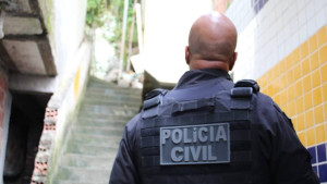 PM da reserva e homem são presos por suspeita de tráfico de drogas em Salvador