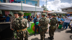 Presença de autoridades reforça importância do desfile cívico de Monte Gordo