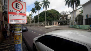 Criança e homem são baleados em tentativa de assalto na Avenida Joana Angélica