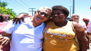 Na Lavagem de Monte Gordo, Caetano diz que em breve a localidade vai receber uma UPA