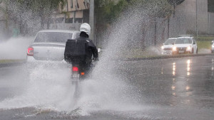 Salvador e interior do estado estão sob alerta de chuvas intensas; confira lista