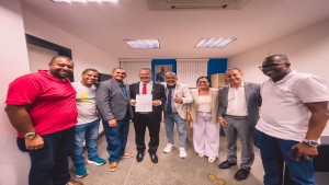 Câmara de Camaçari empossa suplente de vereador Teo Ribeiro (PT)