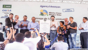 Ex-prefeito Elinaldo Araújo se pronuncia sobre possível descaso com mais de 24 mil famílias que se inscreveram para o PMCMV