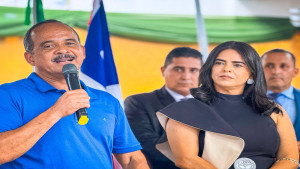 Ex-prefeito Elinaldo participa das comemorações do aniversário de Pé de Serra