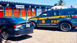 Simões Filho: homem troca terreno por carro de luxo roubado e é preso