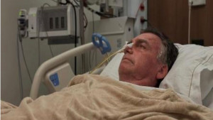 Bolsonaro segue estável, mas ainda não tem movimentos intestinais espontâneos, diz boletim