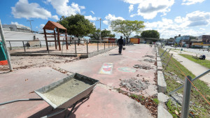Parquinho da Praça dos 46 passa por revitalização e ganhará novos brinquedos