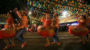 Prefeitura suspende festa de São João em cidade baiana após fortes chuvas