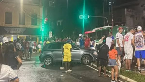 Cinco torcedores do Bahia são atropelados perto da Fonte Nova, após BAVI