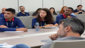 Trabalhadores da fábrica da BYD em Camaçari embarcam para intercâmbio de capacitação na China