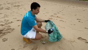 Voluntários recolhem mais de 166 quilos de resíduos nas praias de Piatã e Arembepe no Dia Mundial de Limpeza