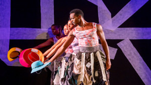 Teatro Alberto Martins recebe espetáculo 'A Fuga para Frente'