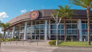 Outlet Premium Salvador oferece grandes descontos e adota horário especial para atender à alta demanda da Black Friday nesta sexta, sábado e domingo