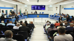 Câmara de Camaçari debate inclusão, inovação e transparência na área de saúde