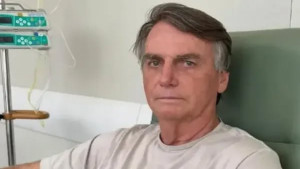 Bolsonaro pode passar por nova cirurgia no ombro; entenda