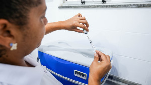Vacinação contra dengue é disponibilizada nas unidades de saúde de Camaçari
