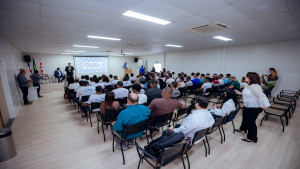 Entrega de certificados marca a conclusão dos cursos de qualificação profissional do programa Lauro Capacita