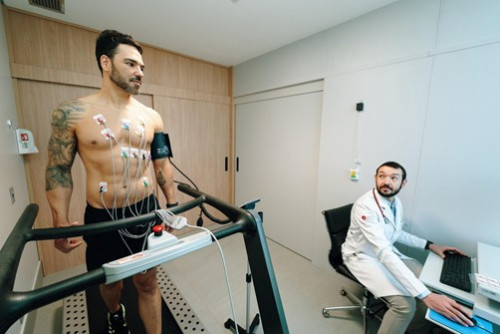 Síndrome vasovagal lidera causas de desmaio e exige atenção a sinais de risco