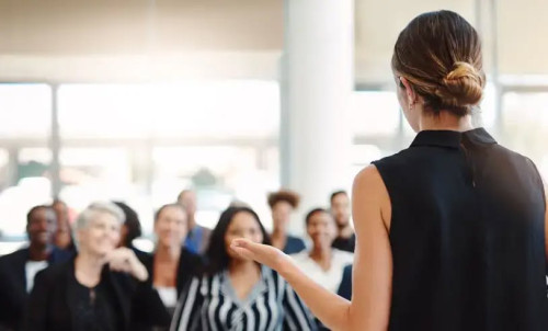 Sebrae conclui atividades de abril com eventos sobre vendas, acesso a crédito e comunicação e oratória