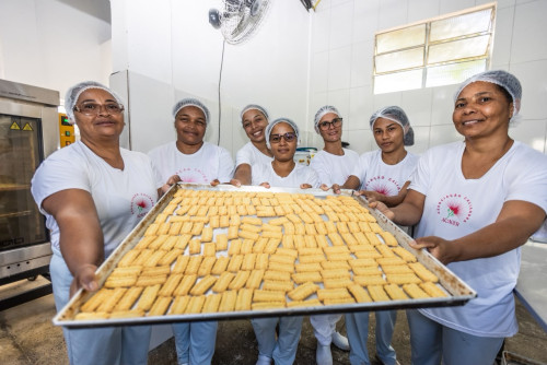 Investimentos do Governo da Bahia impulsionam produção de biscoitos e geram renda no Oeste do estado