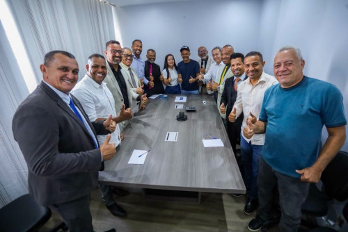 Elinaldo reúne grupo político e alinha estratégia para início da campanha em Camaçari